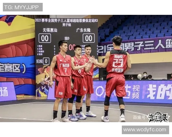 北京篮球队在城市联赛中以62分稳居积分榜首位展现强劲实力