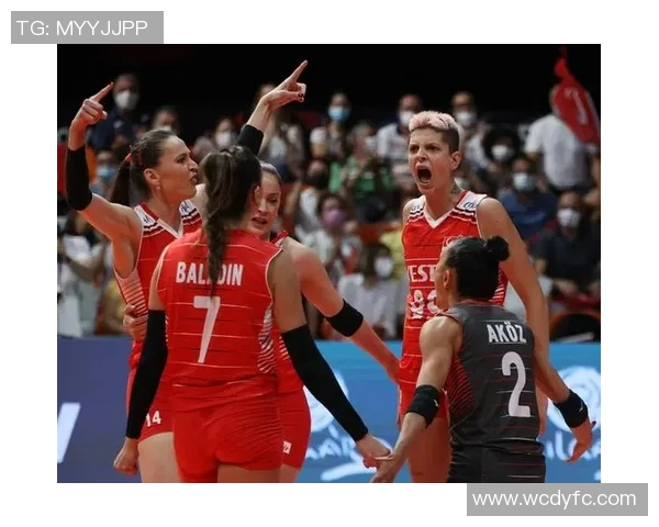 重庆排球队在欧锦赛积分榜上以54分稳居第一名展现强劲实力